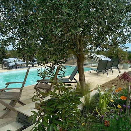 Maison/Villa avec piscine privée Gîte Brain d'eau La Chapelle-de-Brain Exterior foto